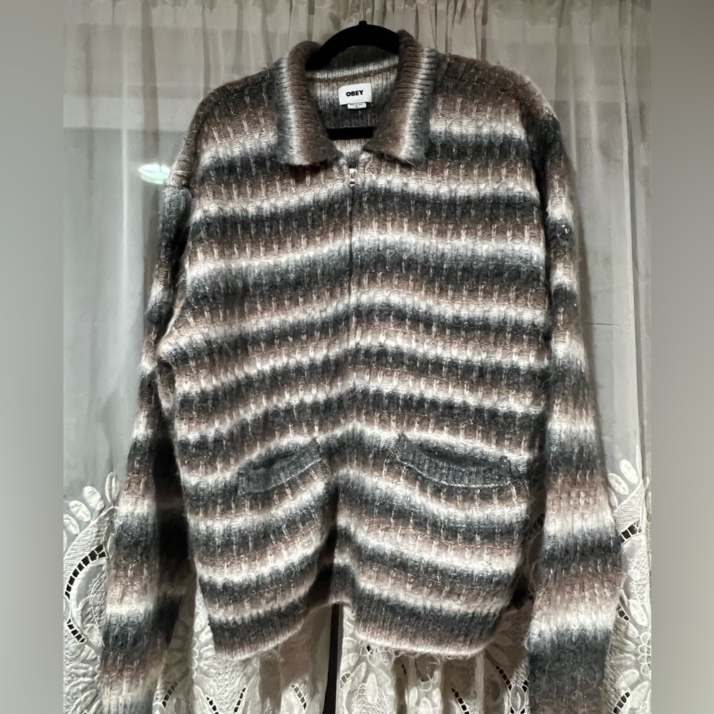 Obey Reggie- XL Gray and Cream Ombré zip up Cardigan